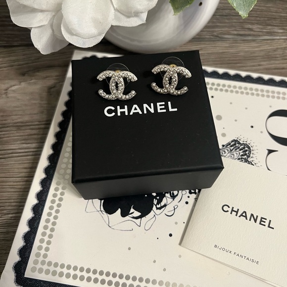 CHANEL Silver Faux Pearl & Crystal CC Stud Earrings - Picture 9 of 9